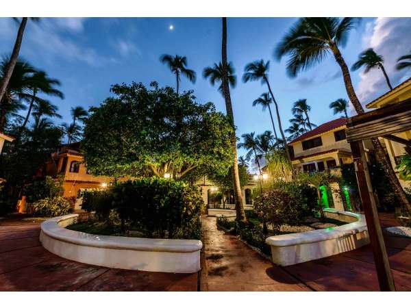 Los Corales Condo: Modern 1br Apartment In Bavaro