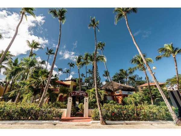 Los Corales Condo: Modern 1br Apartment In Bavaro