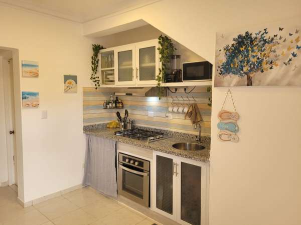Newly Renovated Fully Furnished 1 Bedroom Condo