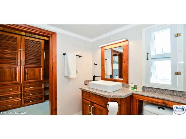 Sol Tropical 2 Bedroom Penthouse With Private