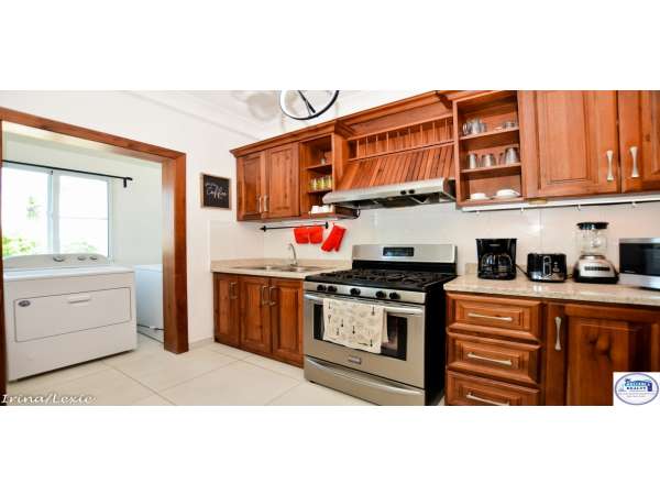 Sol Tropical 2 Bedroom Penthouse With Private