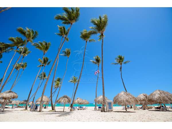 Ocean View Bi-level Los Corales Village