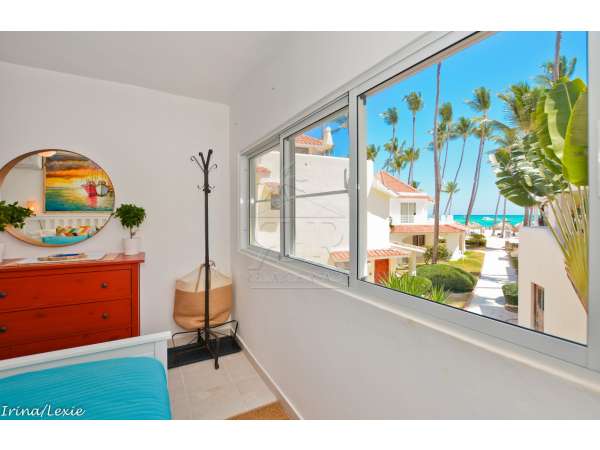 Ocean View Bi-level Los Corales Village