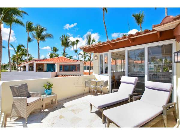 Ocean View Bi-level Los Corales Village