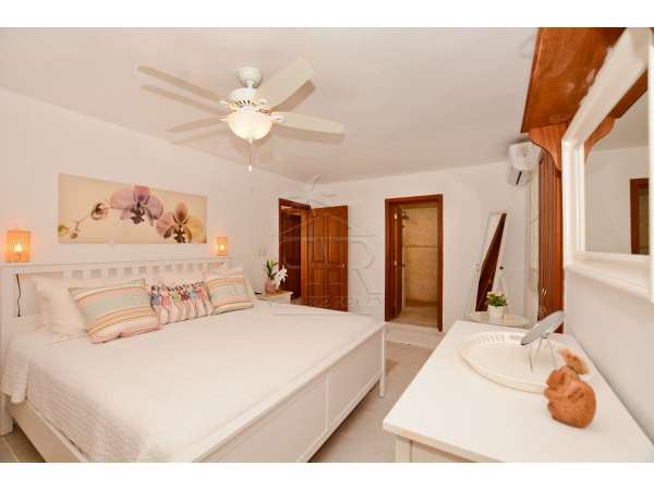 Ocean View Bi-level Los Corales Village