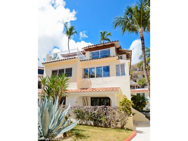 Ocean View Bi-level Los Corales Village