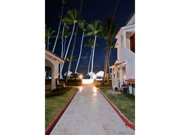 Ocean View Bi-level Los Corales Village