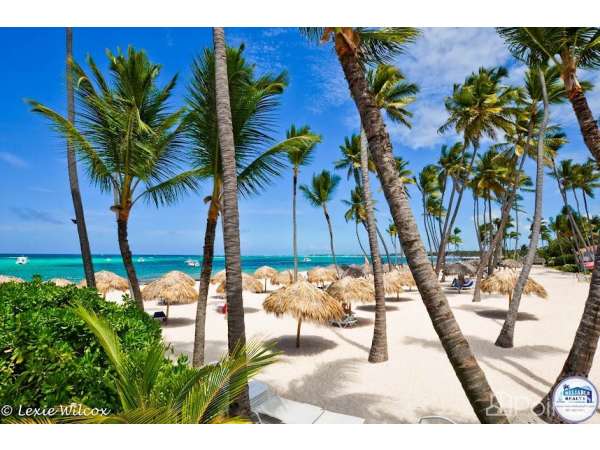 Ocean View Bi-level Los Corales Village