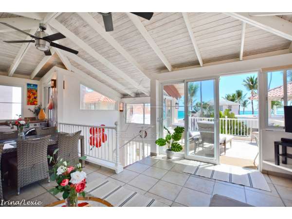 Ocean View Bi-level Los Corales Village