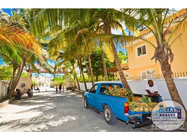 Ocean View Bi-level Los Corales Village