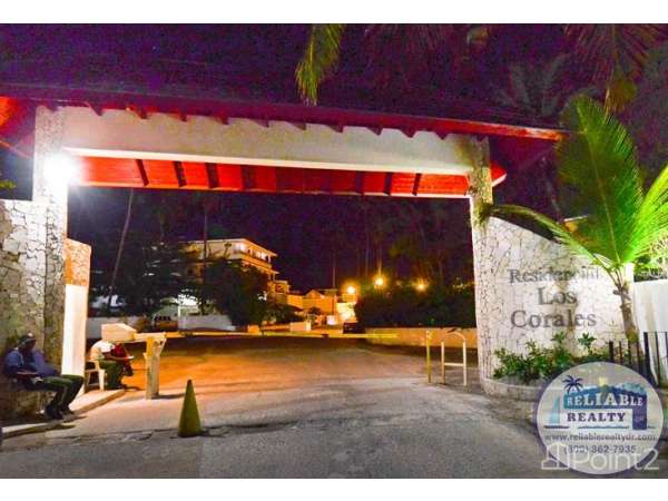 Ocean View Bi-level Los Corales Village