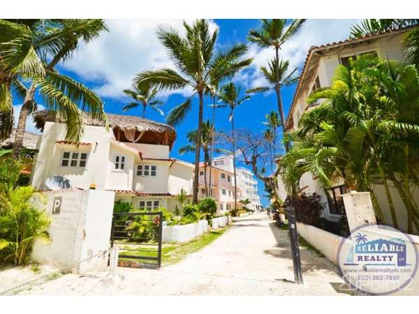 Ocean View Bi-level Los Corales Village