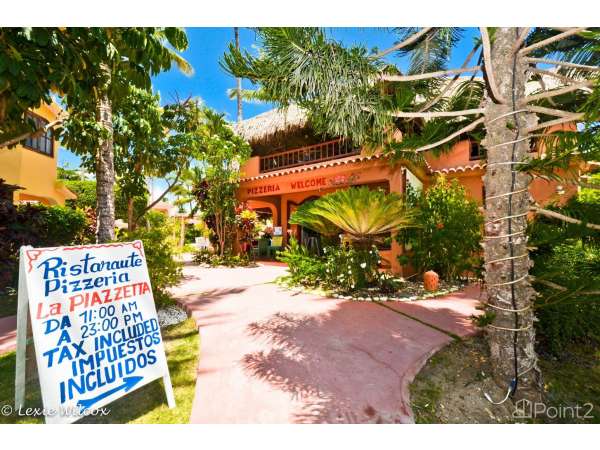 Ocean View Bi-level Los Corales Village