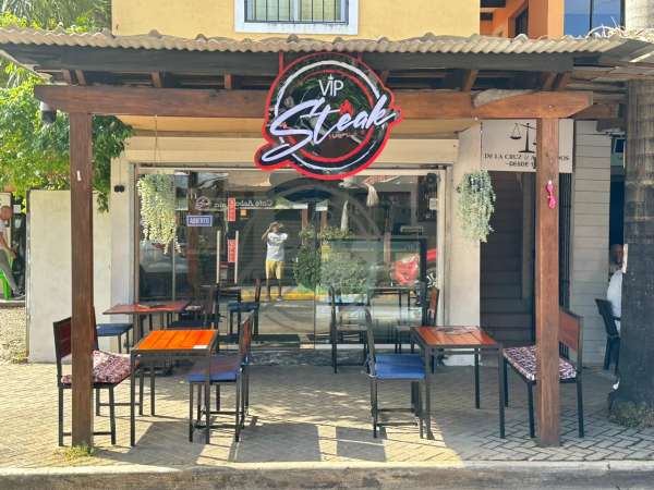 Restaurant In Prime Location