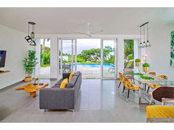 Exquisite Two-level Villa With Breathtaking Views