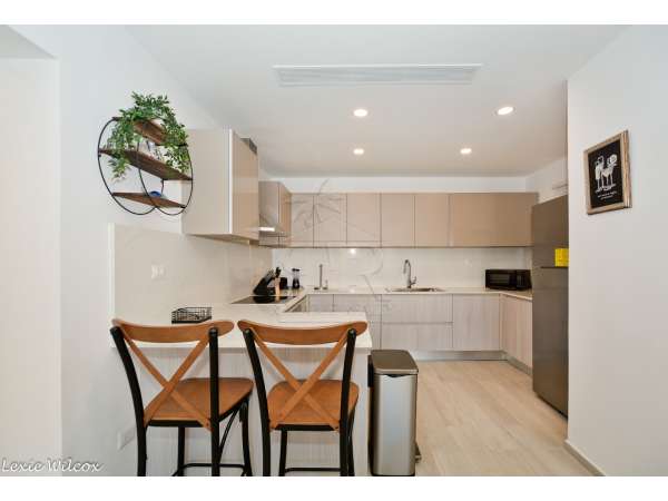 3 Bedroom Condo Close To Everywhere