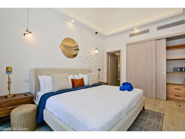 3 Bedroom Condo Close To Everywhere