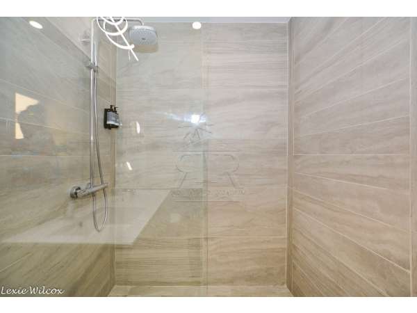 3 Bedroom Condo Close To Everywhere