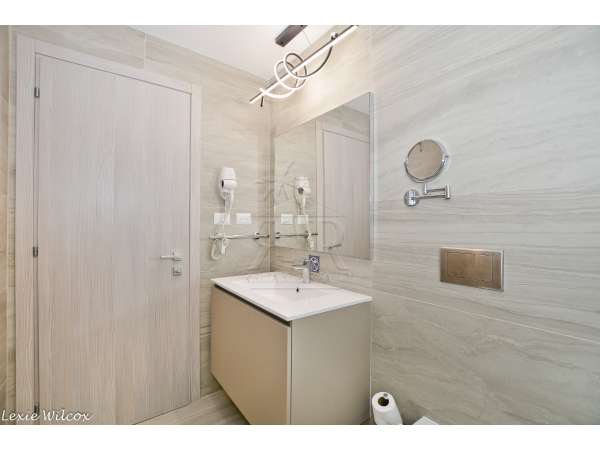 3 Bedroom Condo Close To Everywhere