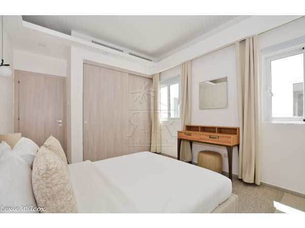 3 Bedroom Condo Close To Everywhere