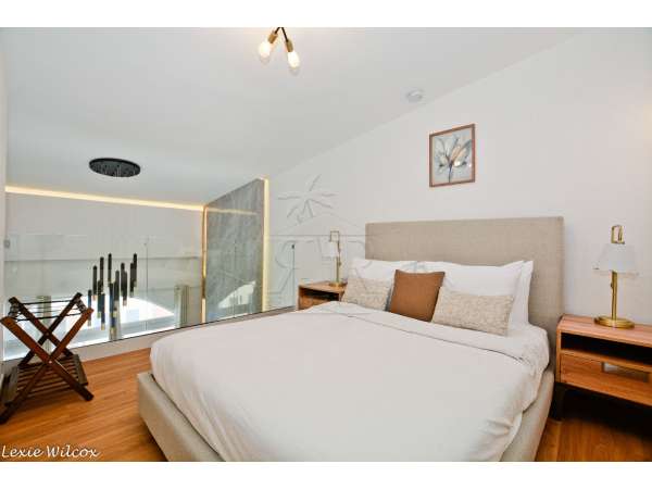 3 Bedroom Condo Close To Everywhere