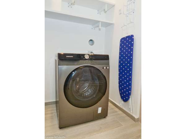 3 Bedroom Condo Close To Everywhere