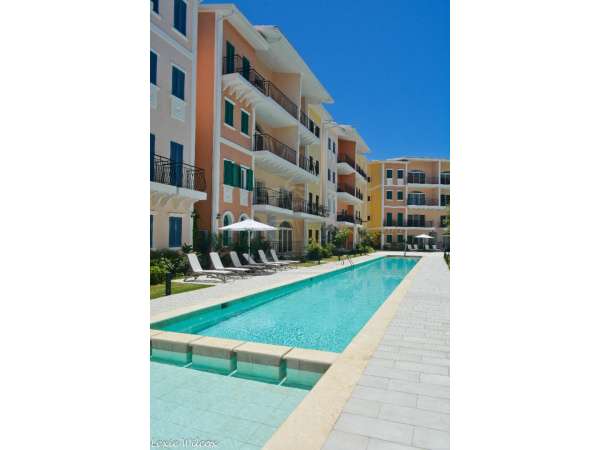 3 Bedroom Condo Close To Everywhere