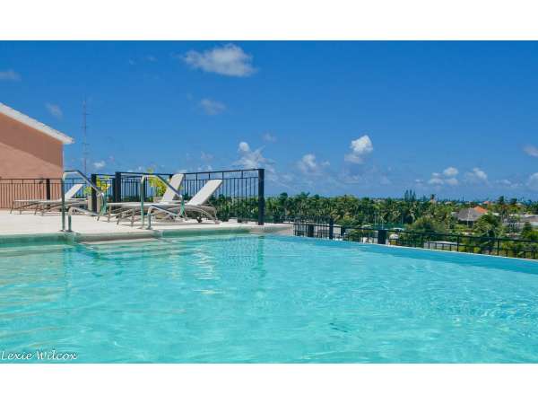 3 Bedroom Condo Close To Everywhere