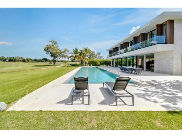 Elegant Golf View Residence In El Valle -