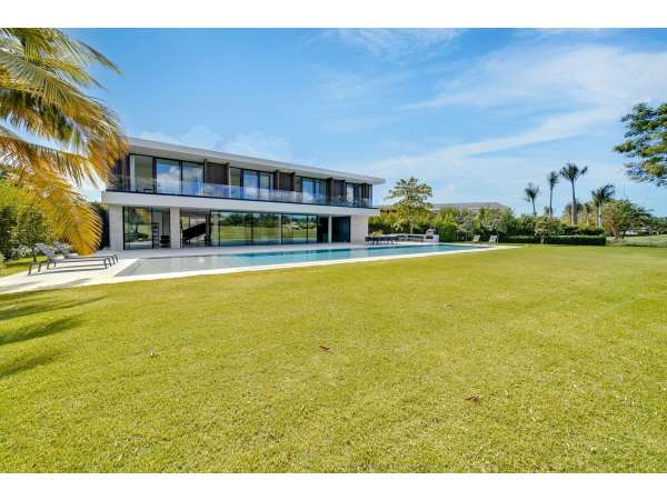 Elegant Golf View Residence In El Valle -