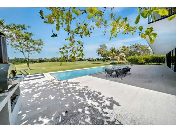 Elegant Golf View Residence In El Valle -