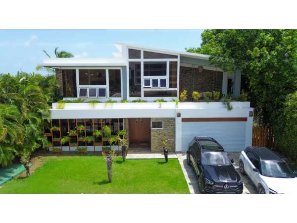 Gorgeous 4-bedroom Villa In Prestigious Pc Village