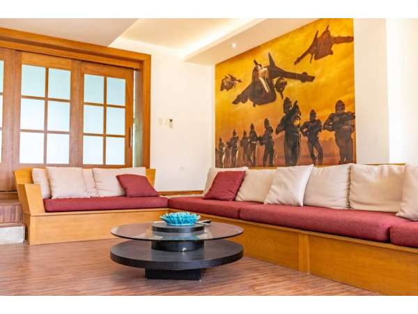 Gorgeous 4-bedroom Villa In Prestigious Pc Village