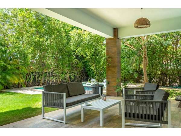 Gorgeous 4-bedroom Villa In Prestigious Pc Village