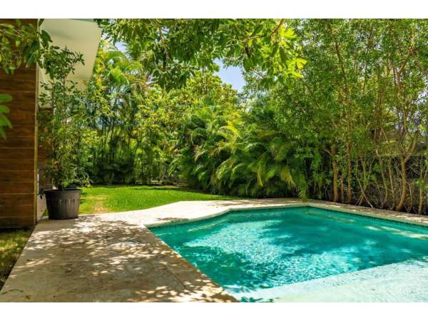 Gorgeous 4-bedroom Villa In Prestigious Pc Village