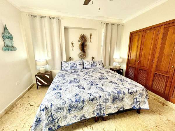 Beachfront 2-bedroom Condo