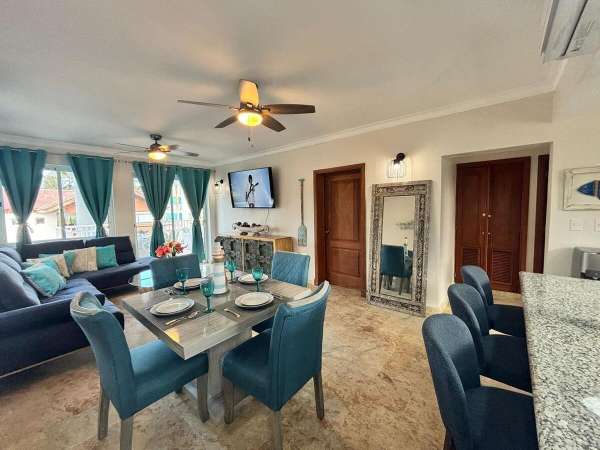 Beachfront 2-bedroom Condo