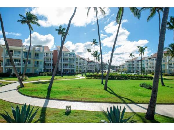 Beachfront 2-bedroom Condo