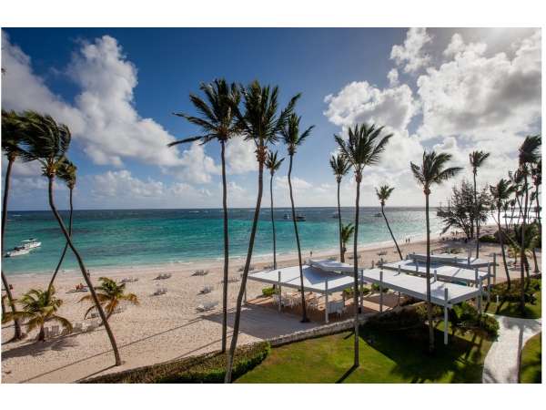 Beachfront 2-bedroom Condo