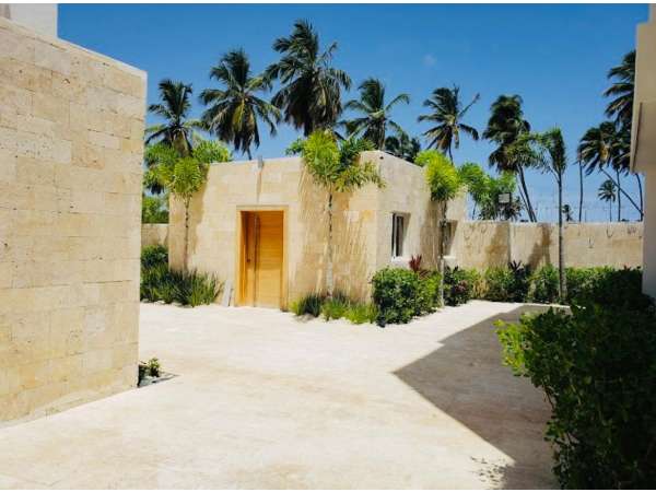 Pristine 2 Bed 3 Bath Condo With Two Master Suites