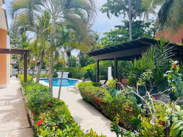 Life’s Better At The Top €“ Penthouse Steps To