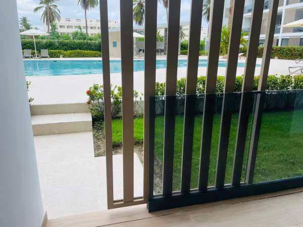 Modern Ground-floor Condo With Direct Pool Access