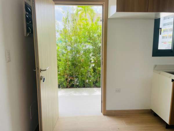 Modern Ground-floor Condo With Direct Pool Access