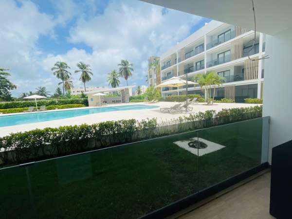 Modern Ground-floor Condo With Direct Pool Access