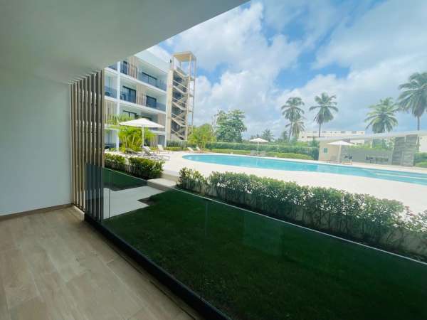 Modern Ground-floor Condo With Direct Pool Access