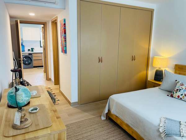 Lavishly Decorated 1 Bed 2 Bath Penthouse With