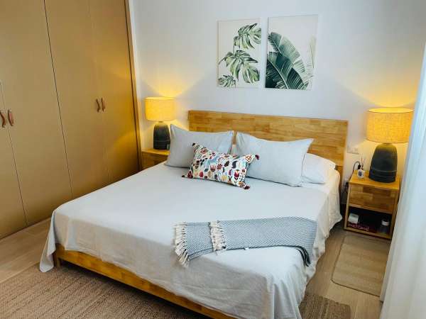 Lavishly Decorated 1 Bed 2 Bath Penthouse With