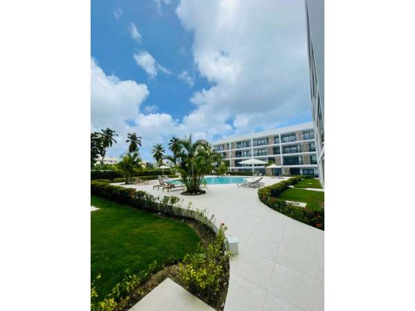 Lavishly Decorated 1 Bed 2 Bath Penthouse With