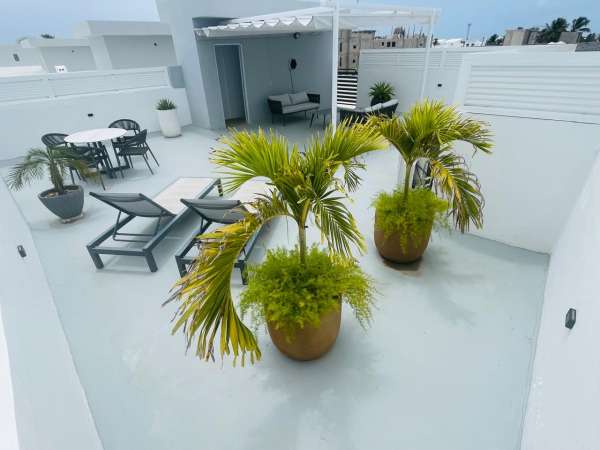 Lavishly Decorated 1 Bed 2 Bath Penthouse With
