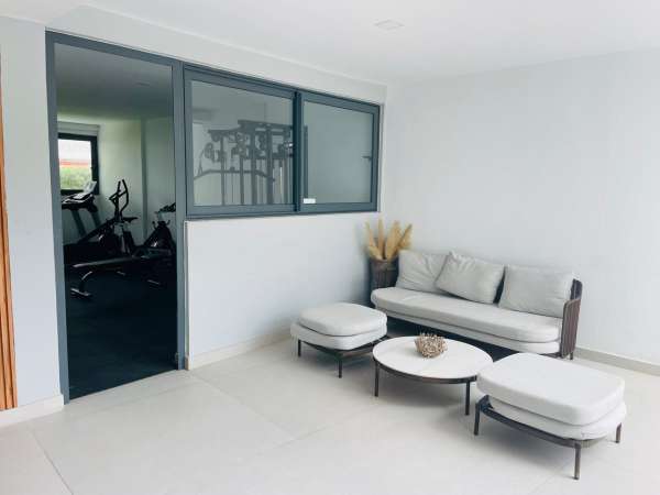 Lavishly Decorated 1 Bed 2 Bath Penthouse With